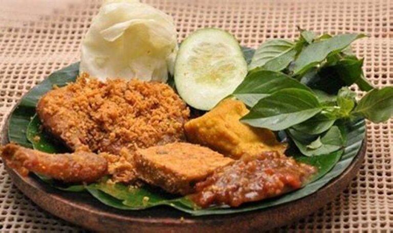 Nikmati Kuliner Surabaya: Rekomendasi Tempat Makan Malam Enak!