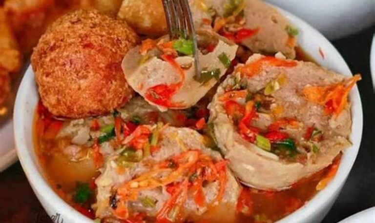Nikmati Kuliner Legendaris: Warung Bakso Paling Enak yang Wajib Dicoba