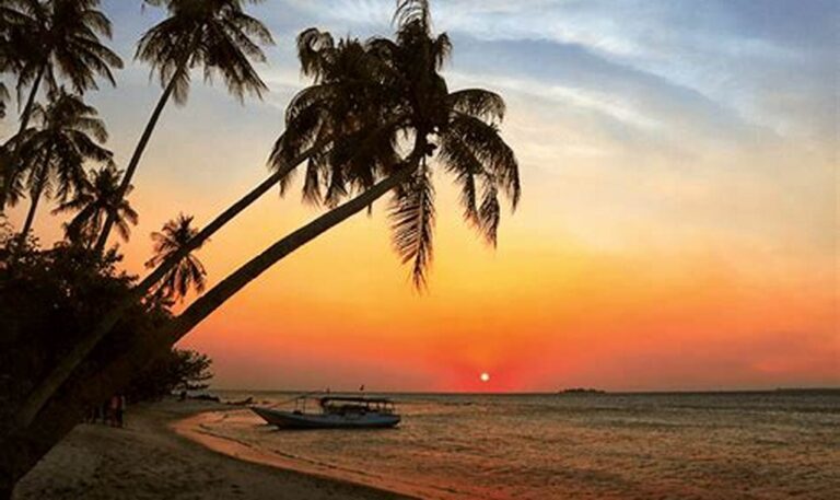 Jelajahi Surga Karimunjawa: Tempat Liburan Hemat, Panorama Menawan