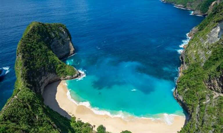 Jelajahi Bali: Daftar Tempat Wisata Beserta Biayanya yang Wajib Dikunjungi!