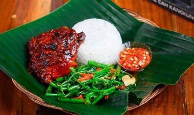 Tempat Makan Murah Meriah Dekat Kampus: Rekomendasi Kuliner Hemat