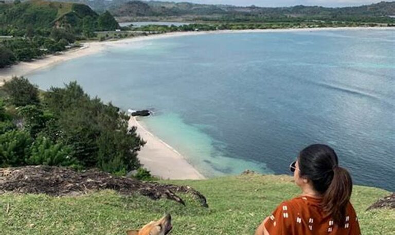 Kunjungi Bukit Merese, Nikmati Pemandangan Spektakuler dengan Harga Terjangkau