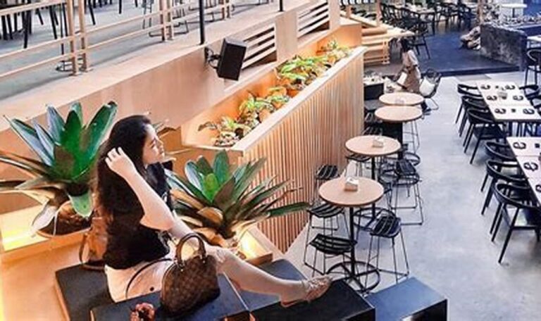 Nikmati Panorama Kota Surabaya di Kafe dengan View Terindah