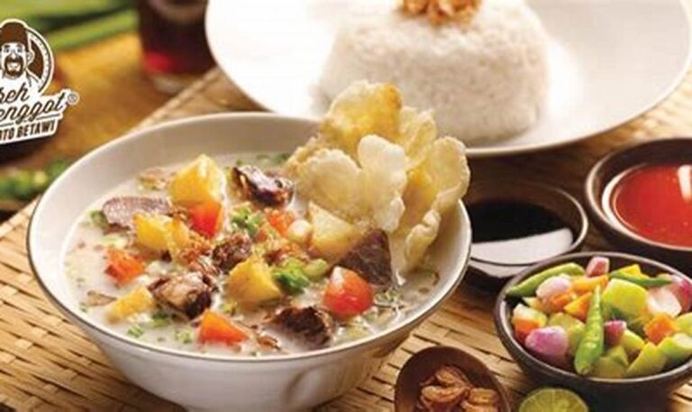 Tempat Kuliner Wajib Coba! Inilah Restoran Soto Betawi Terbaik di Jakarta