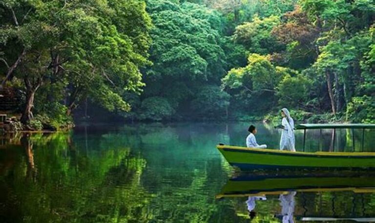 Temukan Surga Alam Tersembunyi: Rekomendasi Destinasi Wisata Alam Terbaik di Jawa Barat