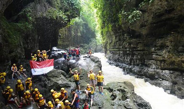 Jelajahi Pesona Green Canyon dengan Tiket Diskon yang Tak Terlewatkan