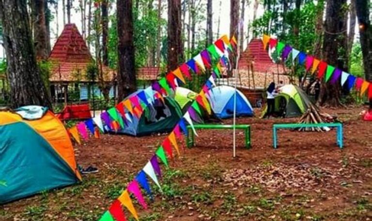 Temukan Tempat Camping Murah di Gunung Lawu, Sensasi Alam Tanpa Bikin Dompet Menjerit!