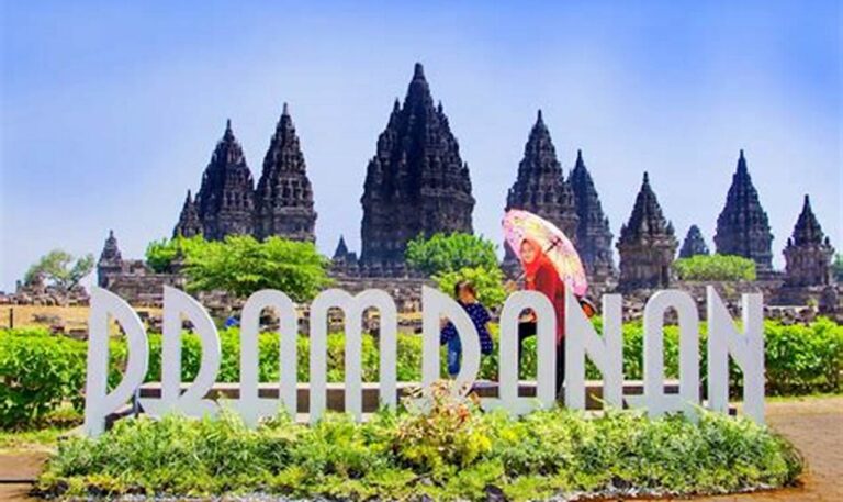 Jelajahi Sejarah Prambanan dengan Tiket Masuk Terjangkau!