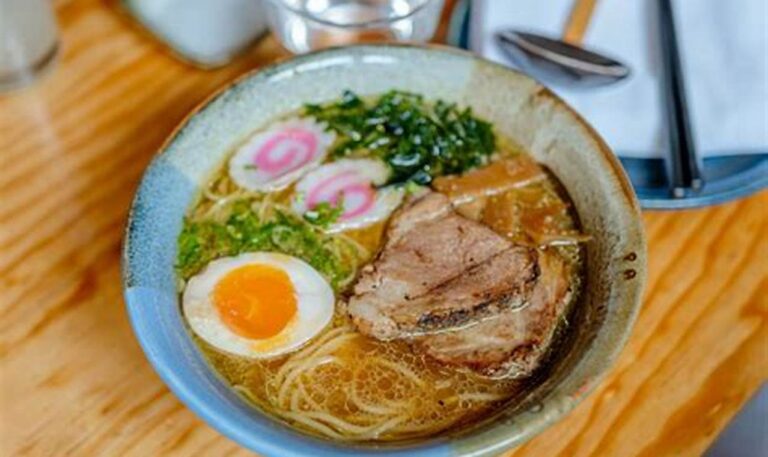 Jelajahi Restoran Ramen Legendaris di Jogja dengan Kuah yang Bikin Nagih!