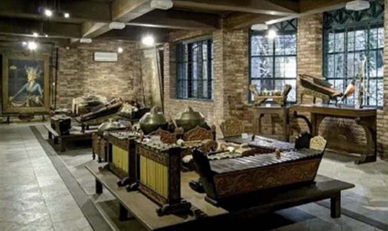 Dapatkan Diskon Tiket Masuk Museum Ullen Sentalu!