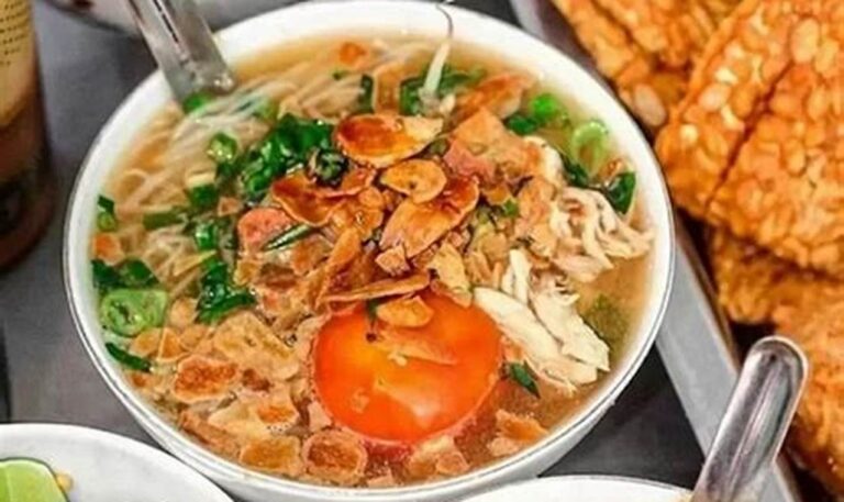 Jelajahi Surga Soto Ayam Enak di Semarang, Rasakan Kuliner Legendaris