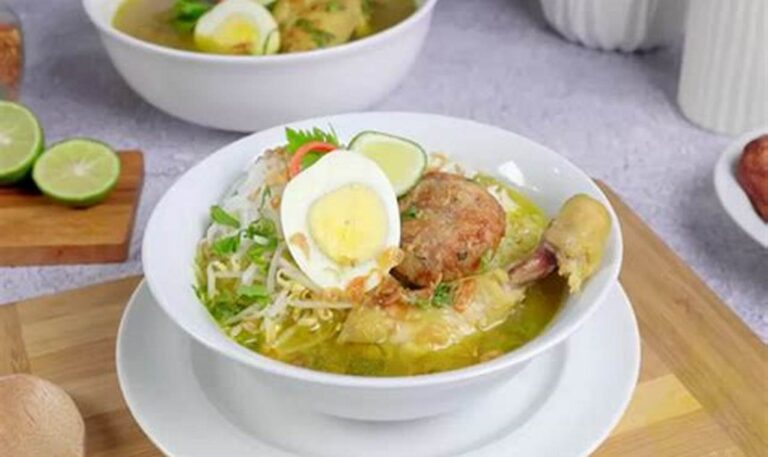5 Rekomendasi Soto Ayam Enak di Solo yang Bikin Ngiler