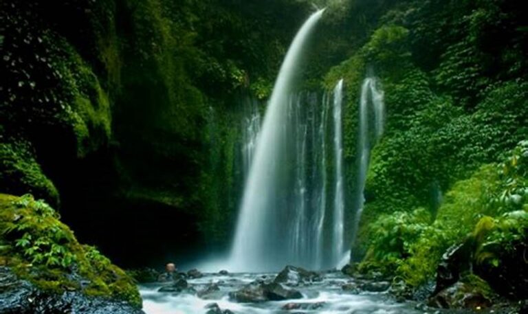 Air Terjun Murah Indonesia: Rekomendasi Terbaik untuk Liburan Hemat