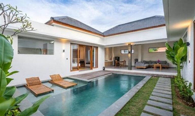 Terungkap! Biaya Inap Vila Mewah di Seminyak yang Bikin Geleng Kepala