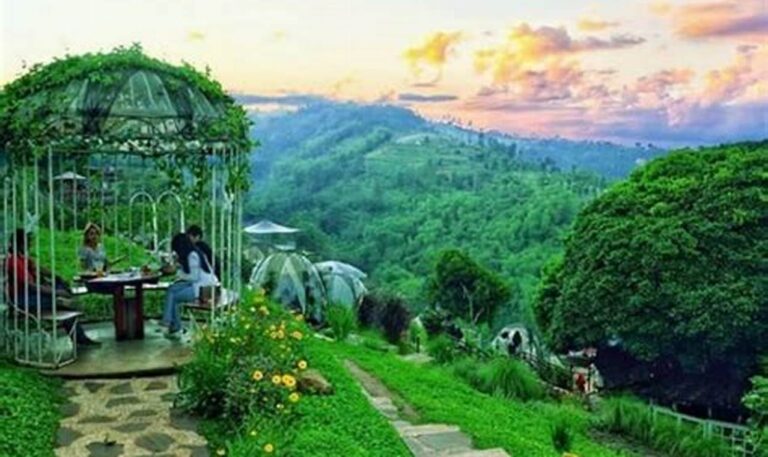 Jelajahi Tempat Seru di Bandung, Cek Tiket Masuknya!