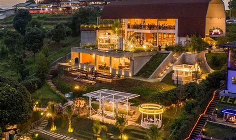 Nikmati Kuliner dengan Pemandangan Alam yang Menakjubkan
