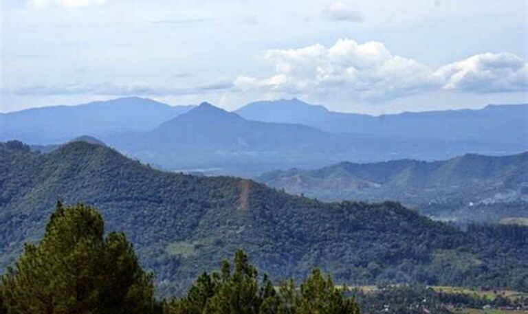 Jelajahi Surga Alam TNBBS: Daftar Tempat Wisata dan Biayanya