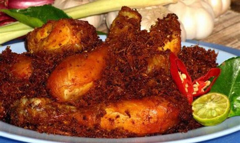 Nikmati Sensasi Ayam Goreng Bumbu Padang Terbaik di Sini!