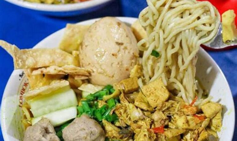Nikmati Mie Ayam Legendaris di Surabaya: Tempat Makan Terbaik