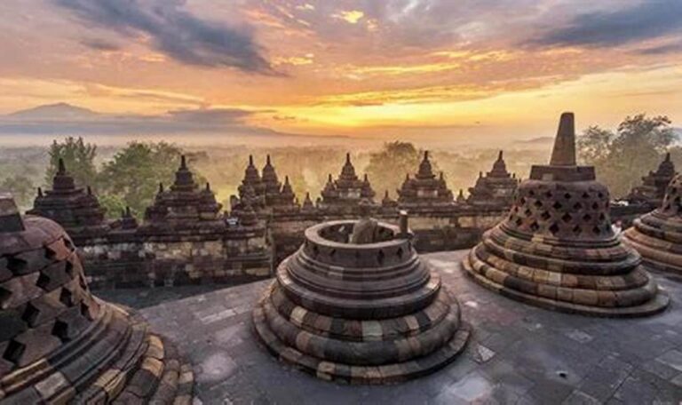 Jelajahi Sejarah Magelang: Daftar Tempat Wisata dan Biaya Tour Guide