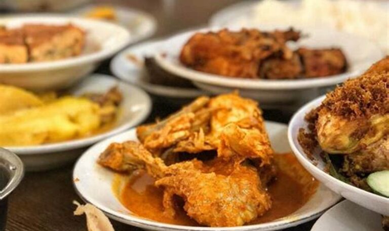 Jelajahi Cita Rasa Padang Halal di Surabaya: Rekomendasi Restoran Terbaik