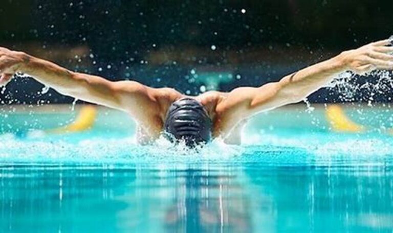 Nikmati Berenang, Terapi Ampuh untuk Kesehatan Mental dan Emosi!