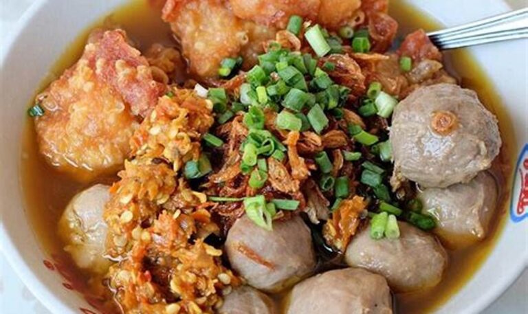 Nikmati Sensasi Lezat Bakso Malang Enak di Surabaya