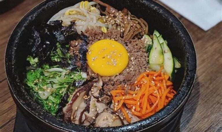 Sensasi Pedas Menggugah Selera di Restoran Masakan Panas Korea