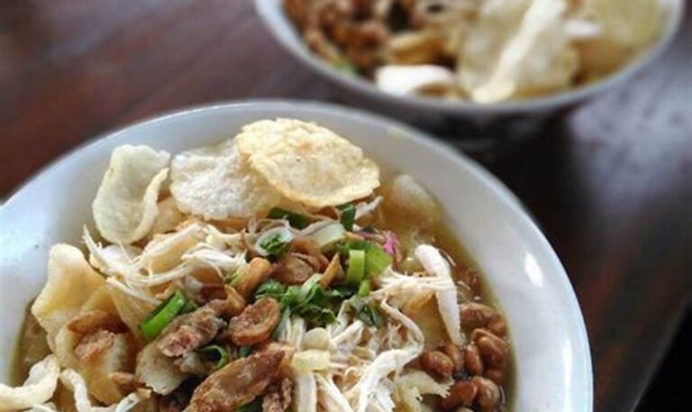 Cicipi Lezatnya Bubur Ayam di Warung Legendaris Jogja