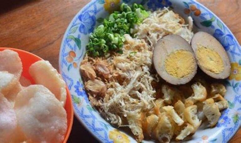 Hangatkan Tubuhmu dengan Bubur Pedas Semarang!