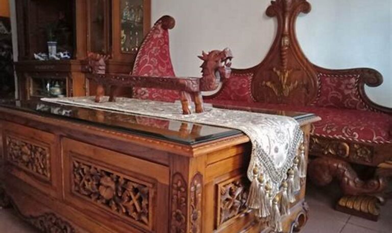 Biayanya Mahal? Begini Cara Merawat Furnitur Kayu Alami Agar Awet