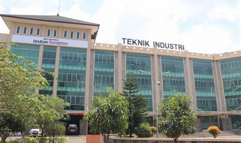 Kampus Unggulan Teknik Industri: Pilihan Tepat Raih Masa Depan Cemerlang