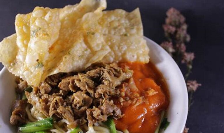 Temukan Warung Makan Murah Meriah, Dompet Pelajar Aman!