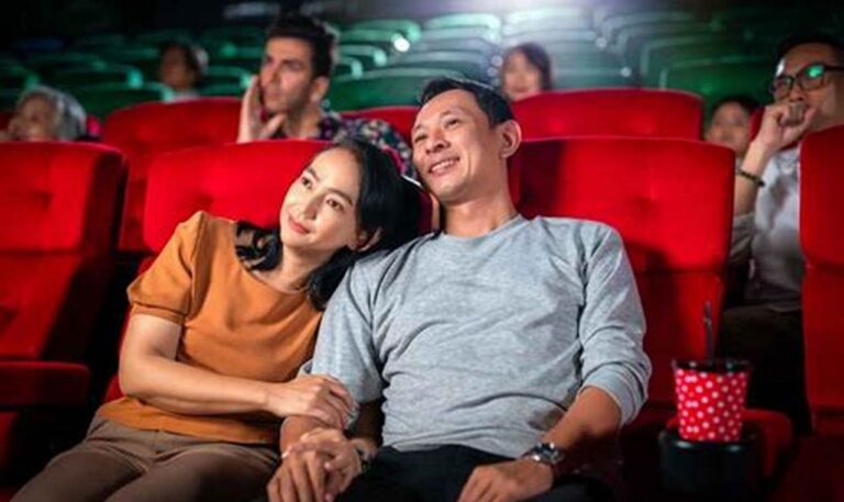 Raih Manfaat Luar Biasa Menonton Film Asing untuk Belajar Bahasa!