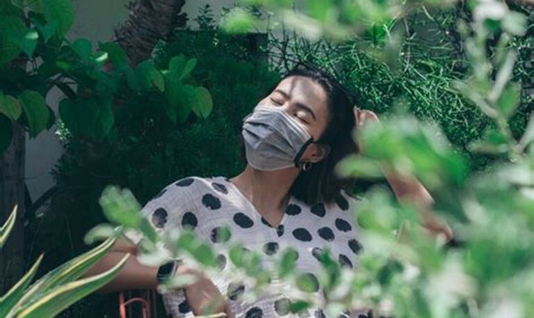 Cara Mudah Bikin Area Santai Luar Rumah yang Nyaman dan Estetik