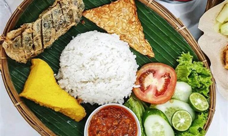 Nikmati Lezatnya Kuliner Vegetarian di Bandung, Bikin Nagih!