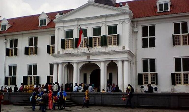 Jelajahi Museum Fatahillah Jakarta: Biaya Masuk Terjangkau, Sejarah yang Kaya