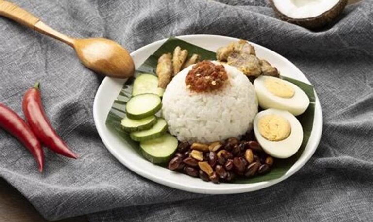 Tempat Makan Nasi Uduk Enak di Tangerang, Dijamin Ketagihan!