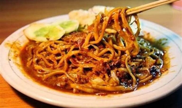 Cicipi Pedasnya Kuliner Nusantara, 10 Kuliner Pedas Terbaik Indonesia!