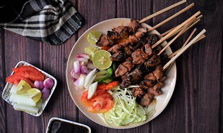Nikmati Kuliner Sate Ayam Makassar yang Menggugah Selera