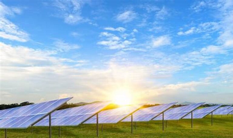 Gunakan Energi Surya, Kurangi Jejak Karbon, Selamatkan Bumi!