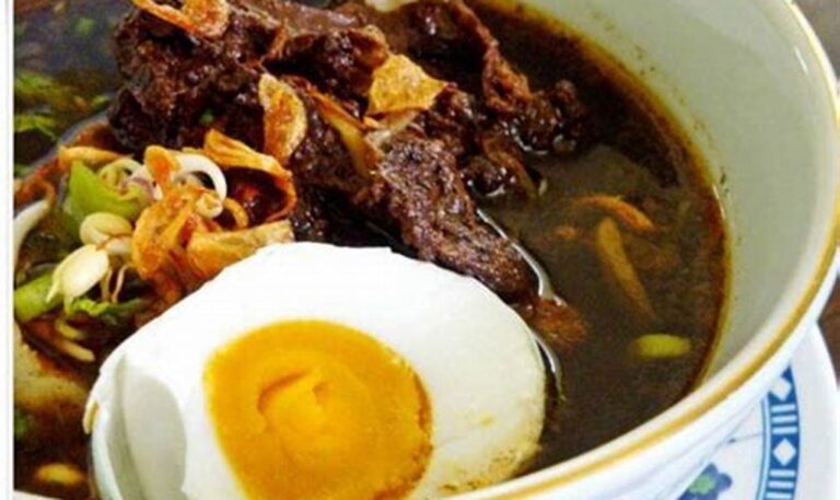 Nikmati Pedasnya Kuliner Khas Surabaya yang Bikin Nagih!