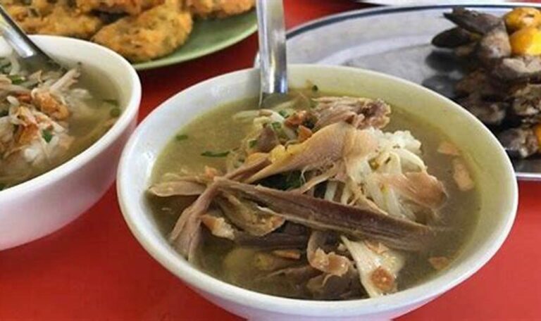 Temukan Surga Soto dengan Kuah Gurih yang Bikin Nagih!