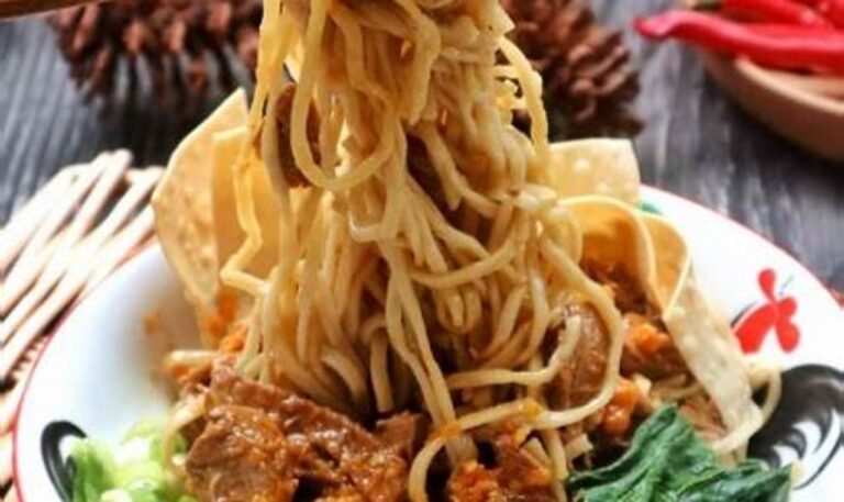 Warung Mie Ayam Lezat di Bandung, Bikin Nagih!