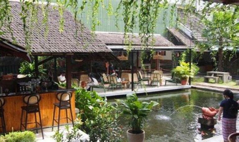 Nikmati Makan Siang Enak di Bandung, Ini Pilihan Terlezatnya!