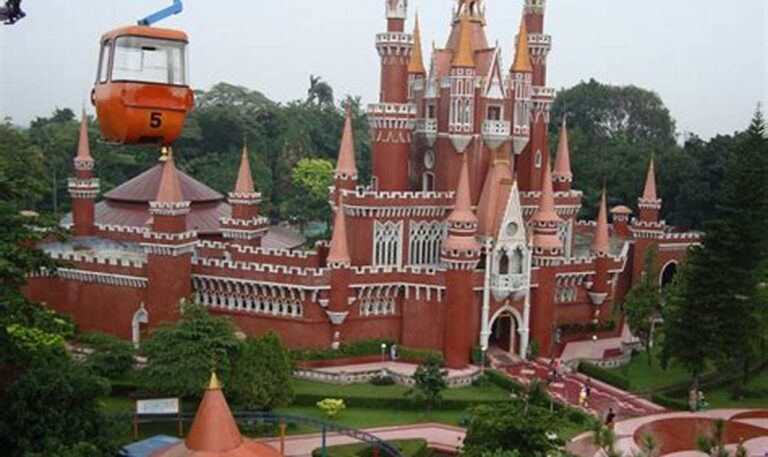 Jelajahi Tempat Rekreasi Murah di Taman Mini Indonesia Indah