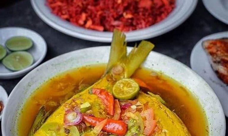 Kuliner Timur Indonesia yang Legendaris, Wajib Dicoba!