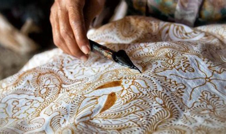 Tempat Kursus Lukis Batik di Bali: Eksplor Kreativitas dan Pelajari Warisan Budaya