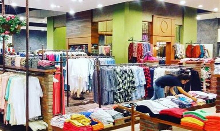 Belanja Fashion Vintage Kekinian di Bandung, Anti Mainstream!