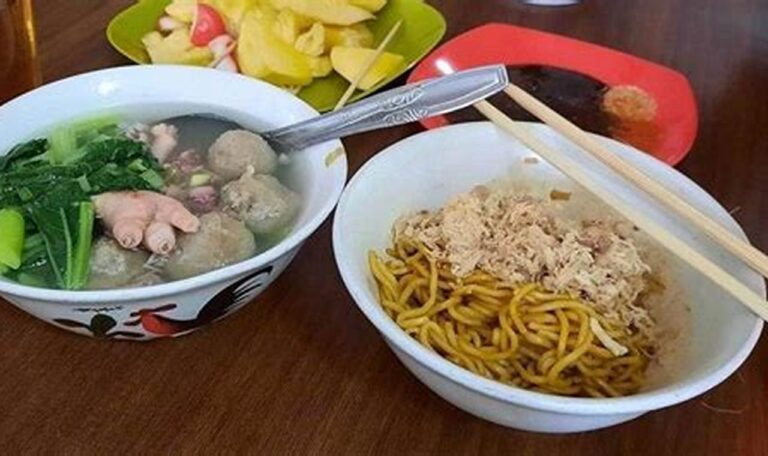 Cari Tau! Rekomendasi Warung Mie Legendaris di Bandung